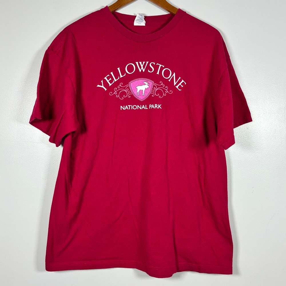XL Berry Red Yellowstone National Park Graphic Tee Gorpcore Souvenir Moose Retro